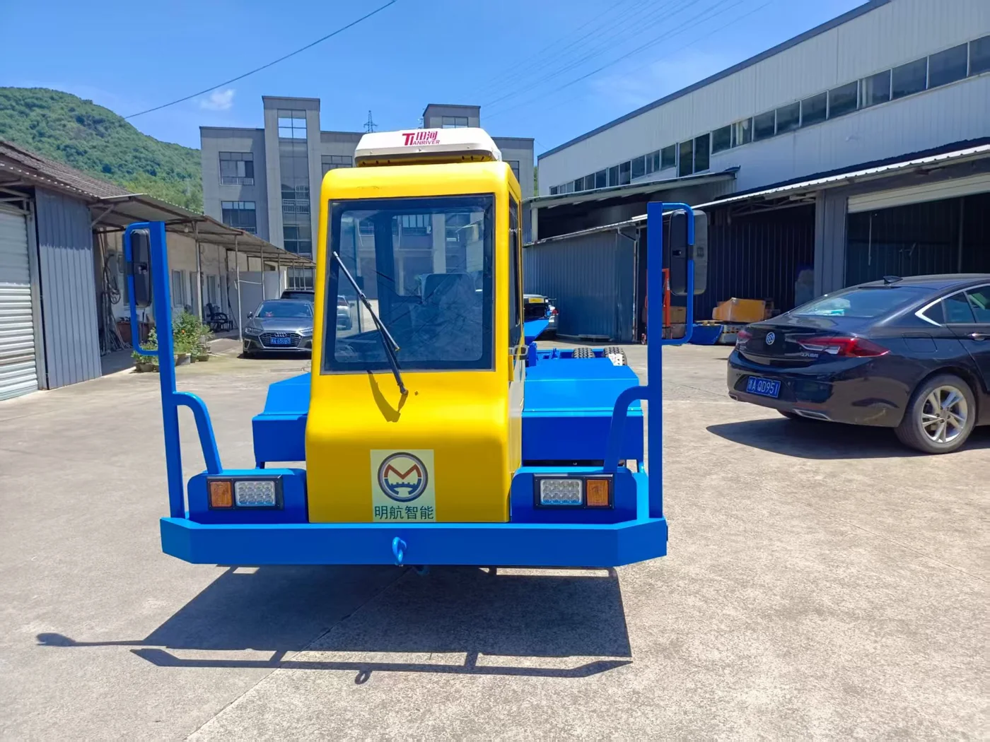 电动甩挂车 配置 12